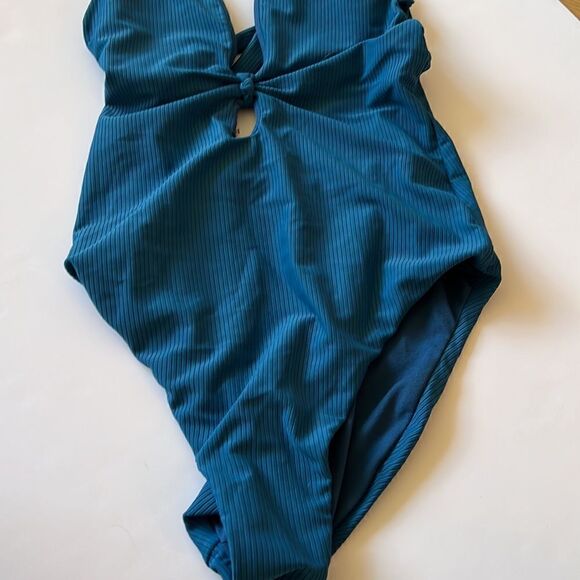 BAR III SWIM  - Picture 10 of 10